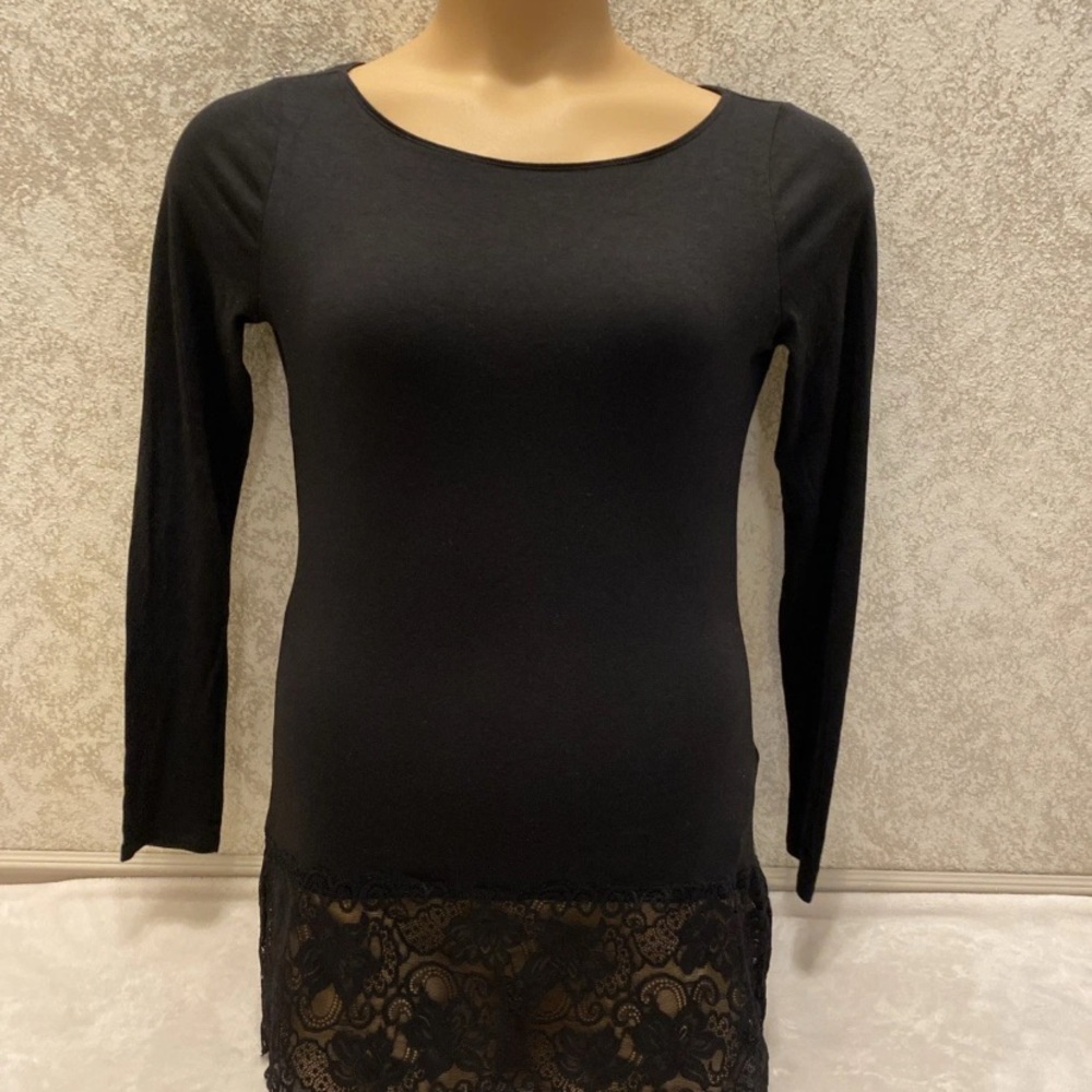 White House Black Market Black Lace Hem Long Sleeve Tunic Top